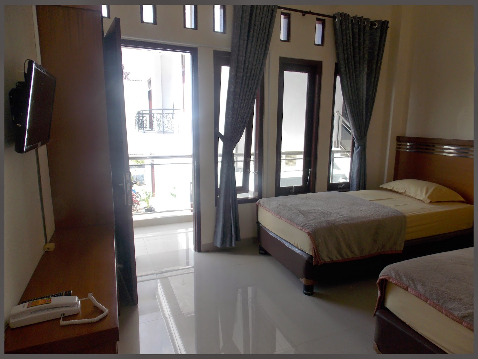 DOUBLE BED (M) Hotel Griya Lestari