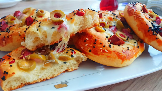 Mini pizza şeklinde poğaça nasıl yapılır Poğaça tarifleri Kibarin