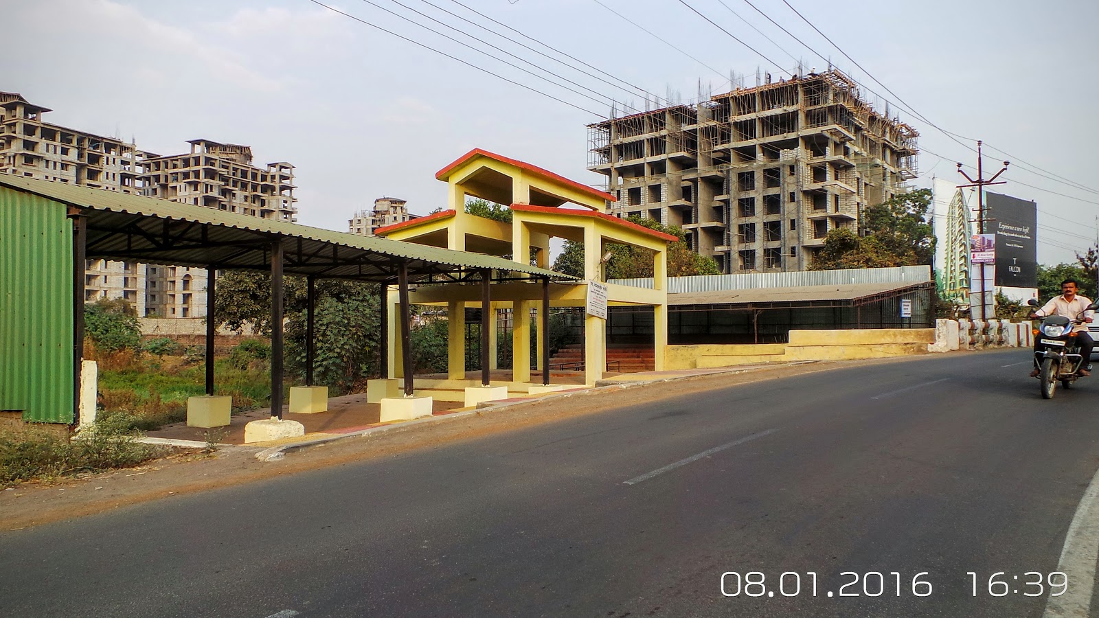 Ravi Karandeekar's Pune Real Estate Market News Blog Struggling for