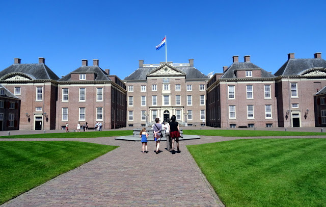 Part Two of “Het Loo Palace”: Baroque Dutch Garden Views from the ...