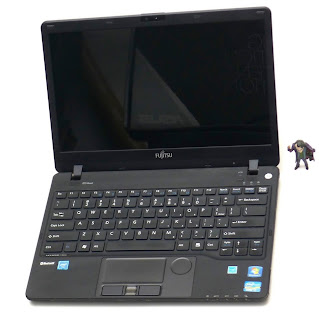 Fujitsu LifeBook SH771 Core i7 Bekas Di Malang