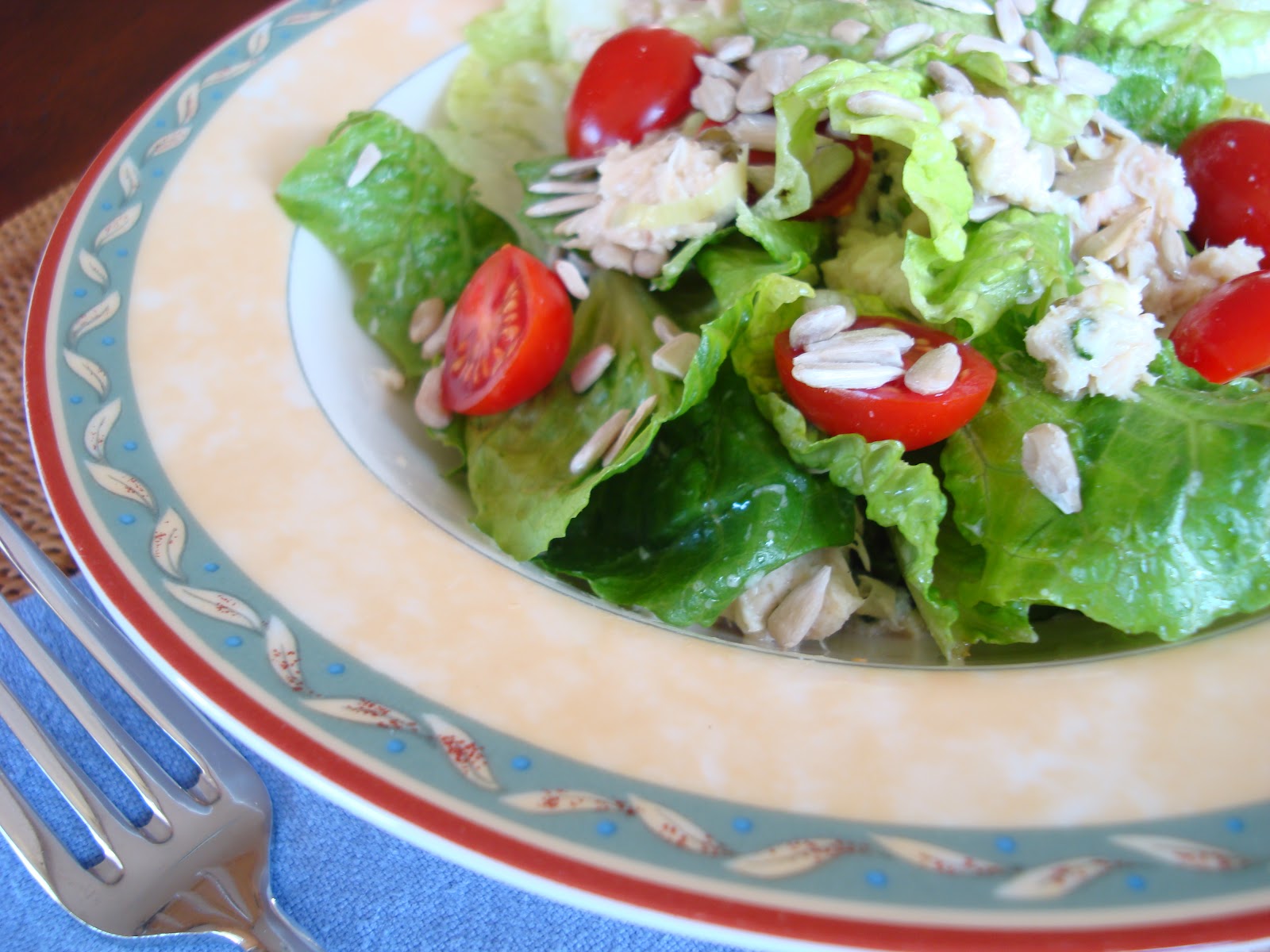 Tuna & Tomato Salad With Sunflower Seeds Healthy Journey Cafe