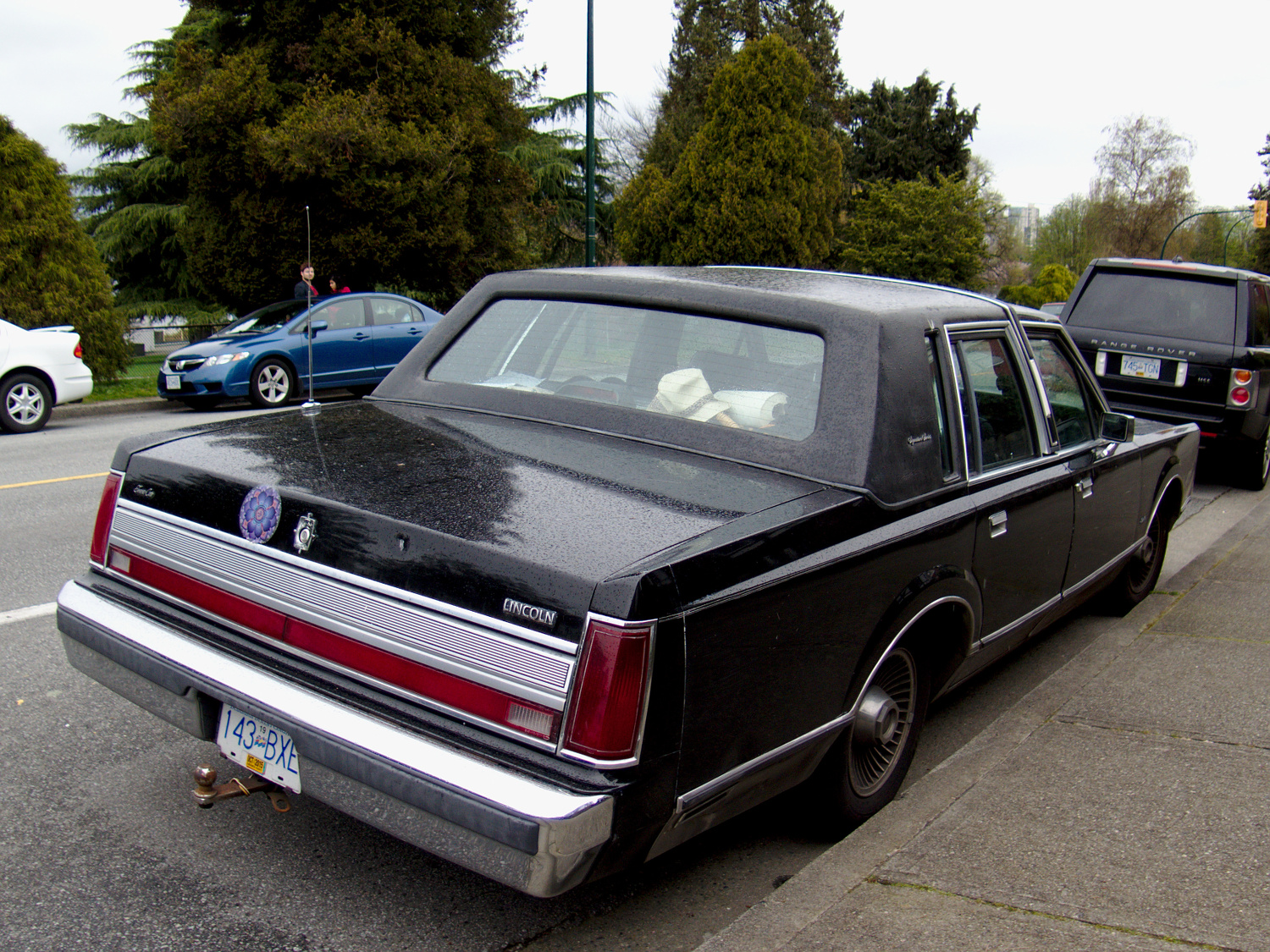 Old Parked Cars Vancouver: 1988 Lincoln Town Car