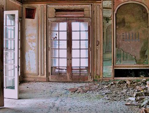 Abandoned Hotel Sterling Escape