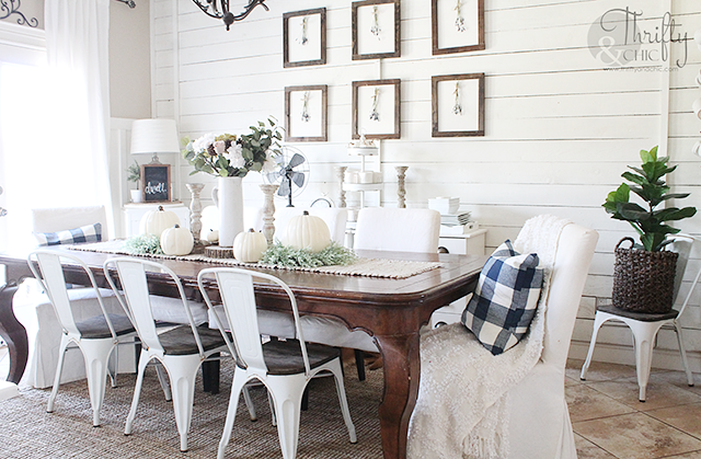 Farmhouse fall decor and decorating ideas. Pastel fall decor. How to decorate for fall. Neutral fall decorating ideas. Fall dining room decor and decorating ideas. Farmhouse fall dining room. White and brown dining room. Buffalo check pillows