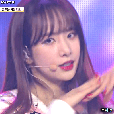 180307 쇼챔피언 컴백무대 설아.gif