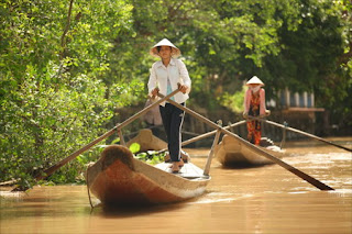 Thói hư tật xấu của người Việt: cần mẫn bất đắc dĩ, không thiết gì, trống rỗng