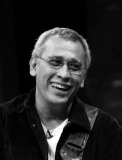 Biografi Iwan Fals Musisi Indonesia