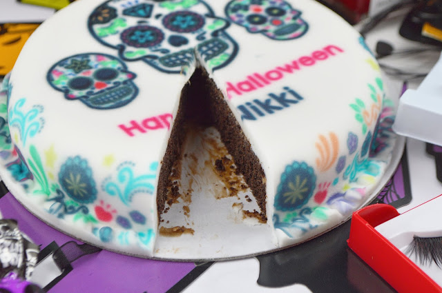 Celebrating Halloween with bakerdays' personalised letterbox cakes | Lovelaughslipstick Blog