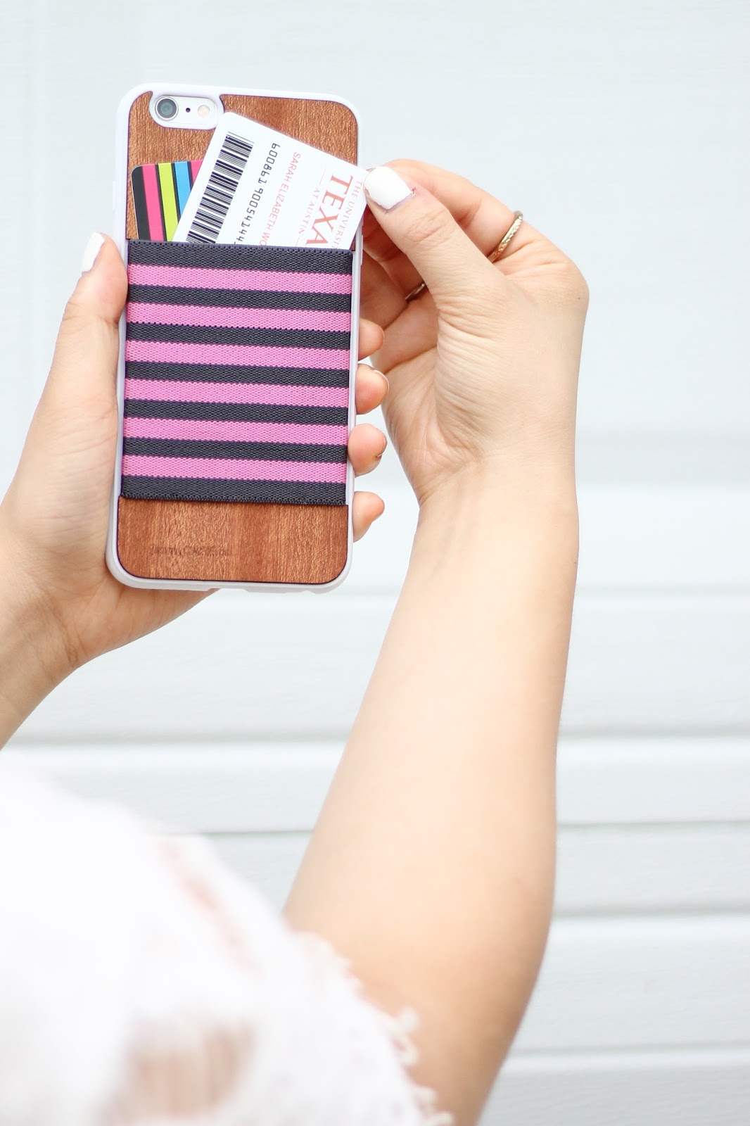 The Best Phone Case for College: jimmyCASE | www.thebellainsider.com