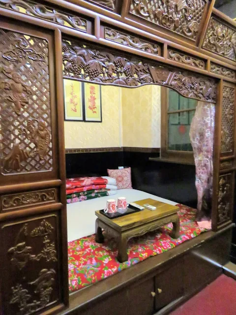 Bed platform at Baichanghong Inn in Pingyao China