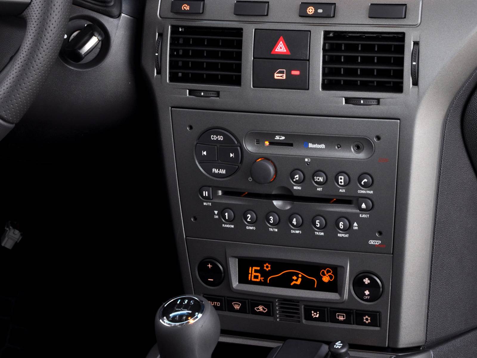 Chevrolet Vectra GT 2011- interior
