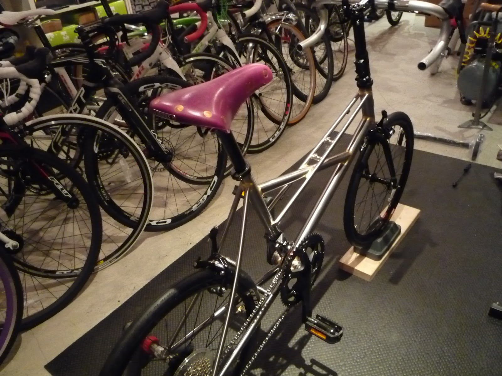 avelo Bicycle shop アヴェロ バイシクル ショップ 浦和 BRUNO VENTURA LIMITED ベンチュラ限定 組立