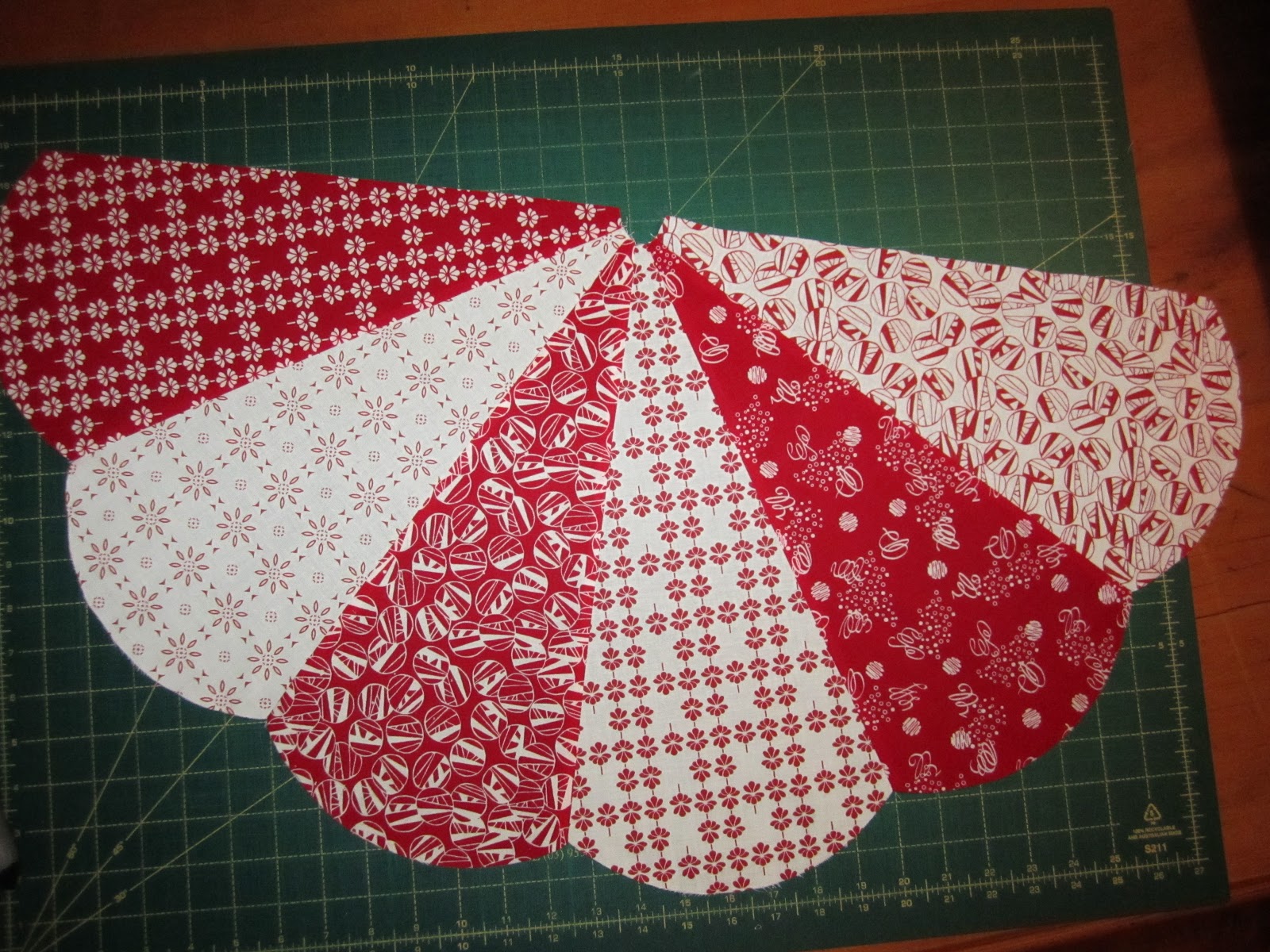 Sunday s Quilts Christmas Tree Skirt Tutorial Part 3 let s Get