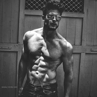 Shirtless Bollywood Men: Jason Shah's hot butt and body