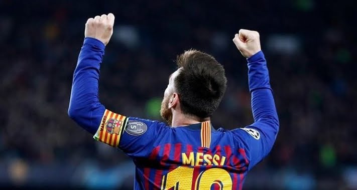 Incredibile e perfetto gol di punizione di Leo Messi in Barcellona-Liverpool 3-0.