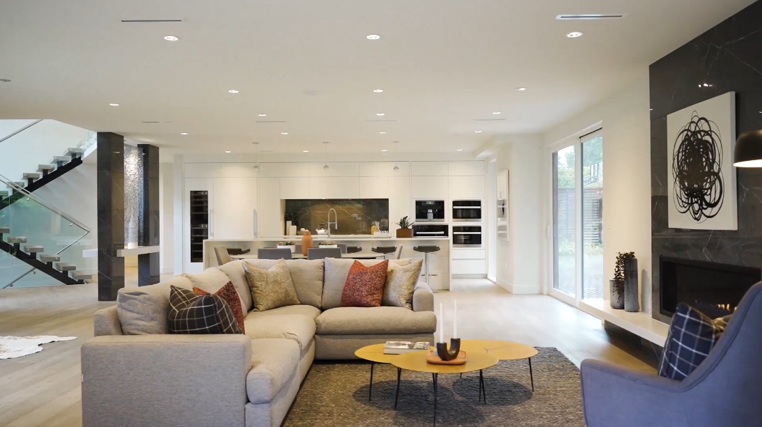 39 Interior Design Photos vs. 2710 Crescentview Dr, North Vancouver Luxury Home Tour