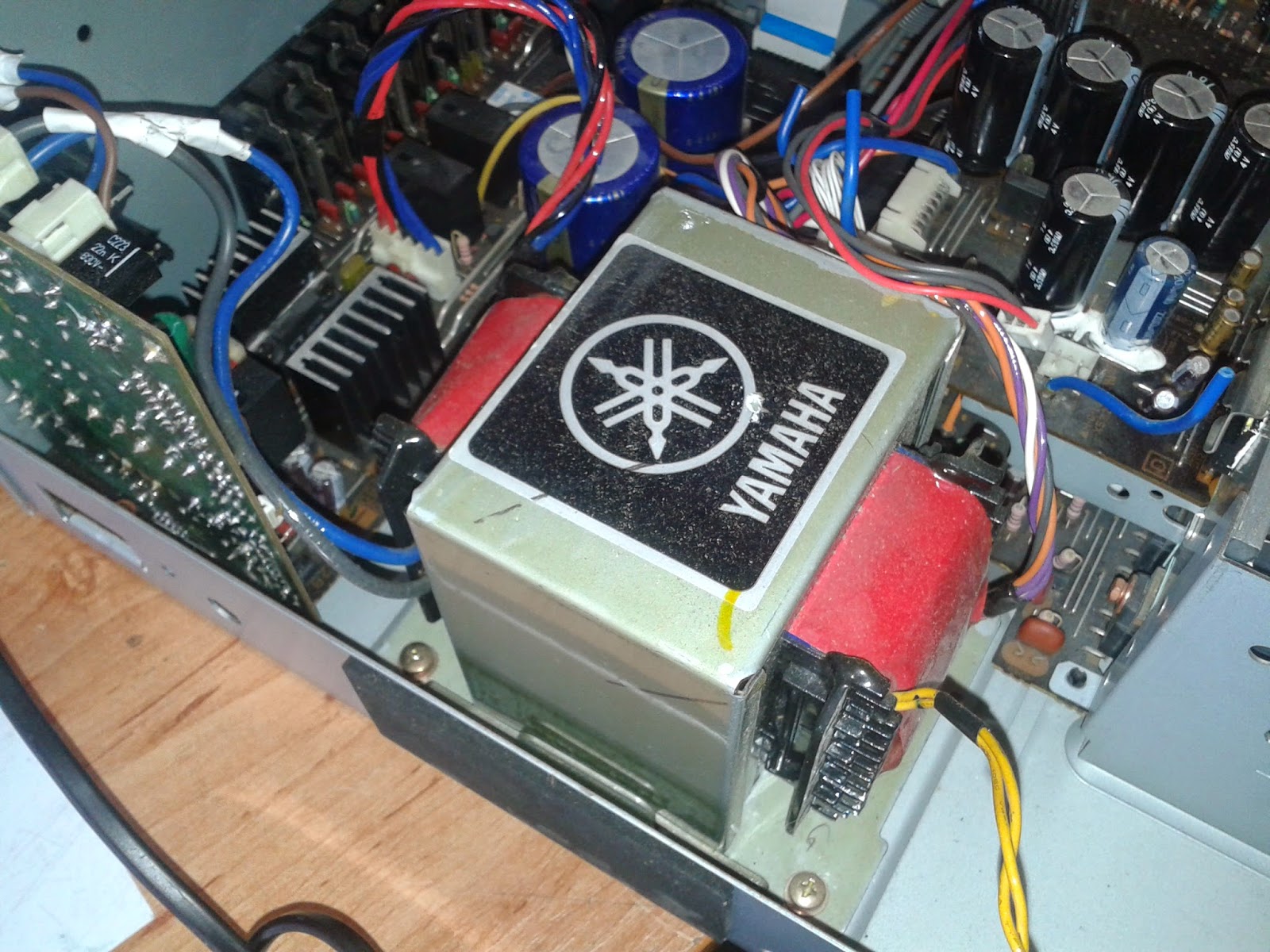 Bontás: Yamaha RX-V450 ~ Elektrobarlang