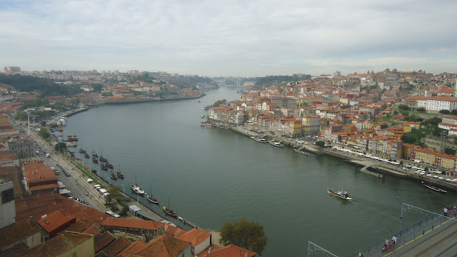 Vila Nova de Gaia à esquerda e Porto à direita O que ver em Porto, Portugal