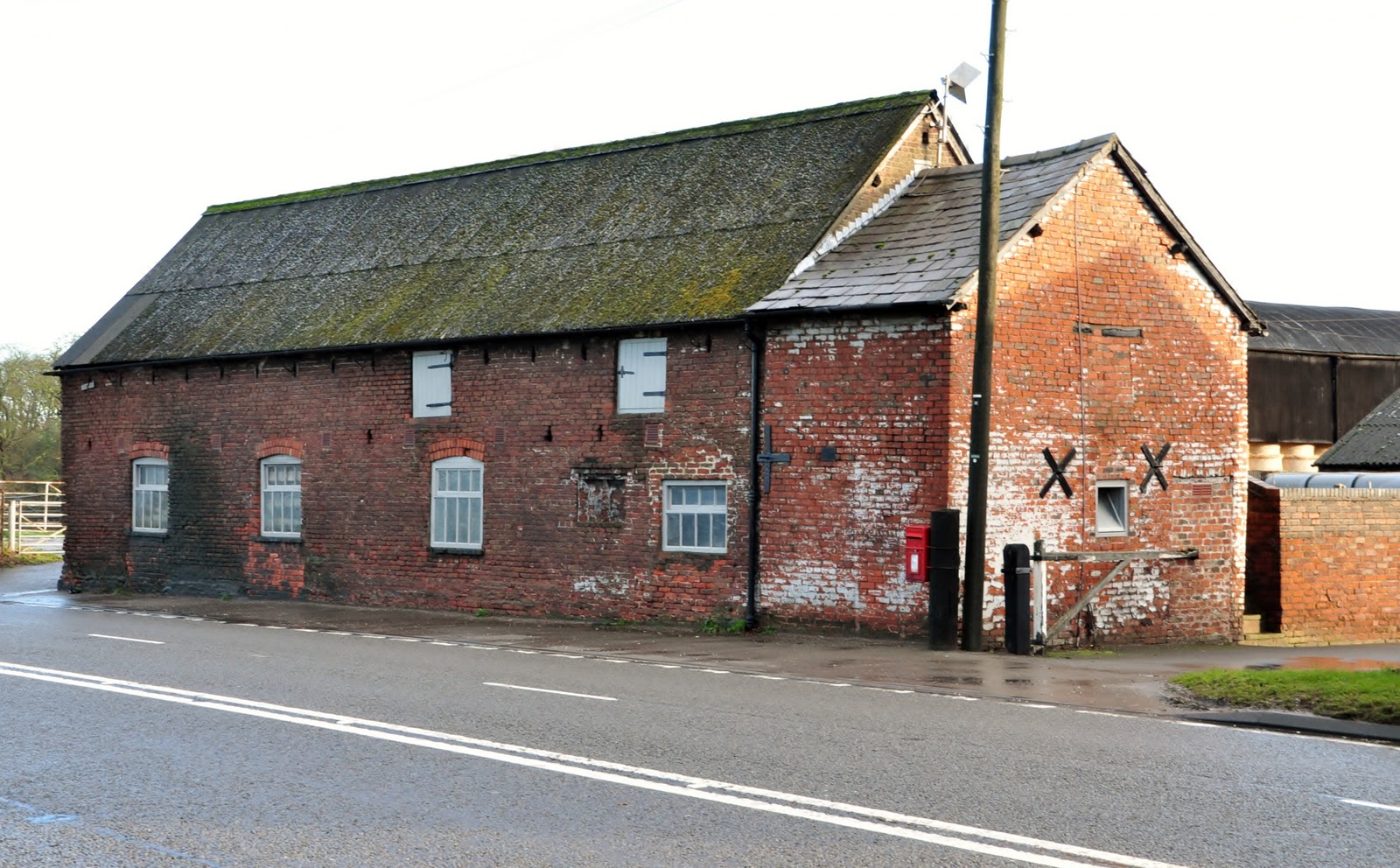 rambles with a camera Cheshires old barns are brick built