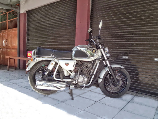 Honda Tiger Modifikasi CB Dream Hitam Putih Honda Tiger Modifikasi CB Dream Hitam Putih