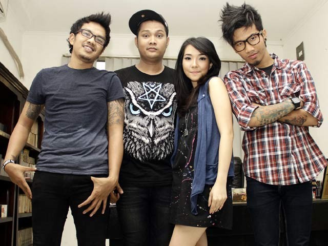 Download Mp3 Last Child Tak Pernah Ternilai Music And Movie