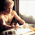 Memento Movie Review: Living In The Past