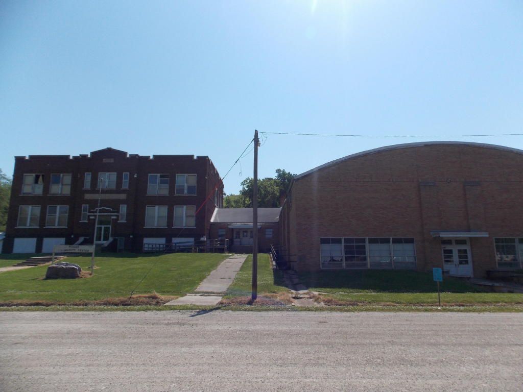 Sweet House Dreams Conversion Alert 1915 School in Pisgah, Iowa