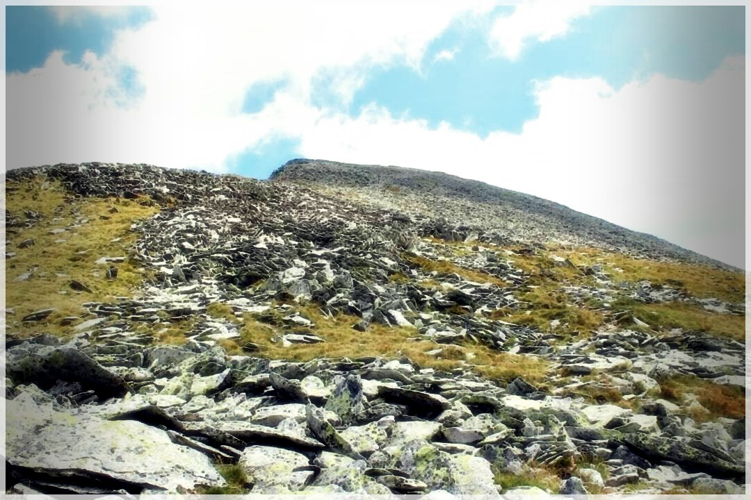 HikingTrails-25450715192