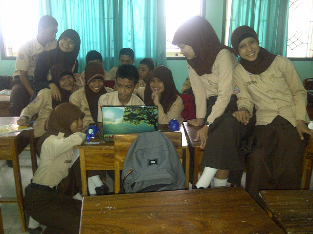 NONTON BARENG KELAS XI IPA 3 SMA NEGERI 1 PINRANG NONTON BARENG KELAS XI IPA 3 SMA NEGERI 1 PINRANG