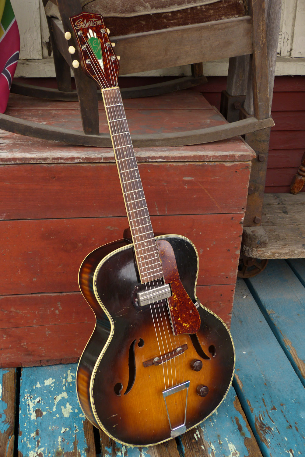 Hykler kok Masaccio 1949 Harmony-made Silvertone Hollowbody Electric Guitar