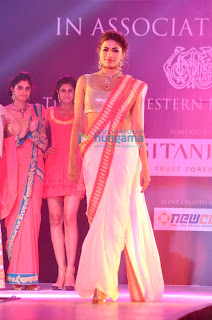 Parvathy walks for designer Riddhi-Siddhi at Equine Excellence Awards 2013