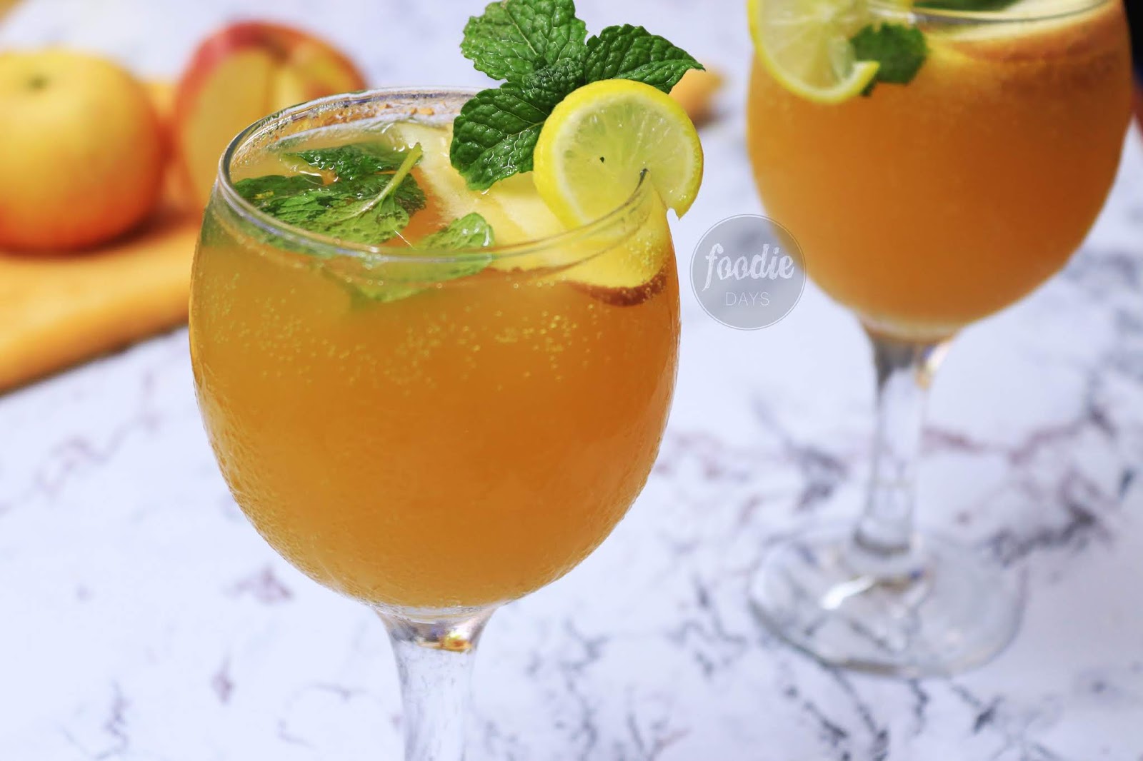 Fresh Apple mocktail drink / party drink