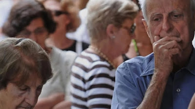Cambiemos mete la mano en la plata de los jubilados para pagar deuda