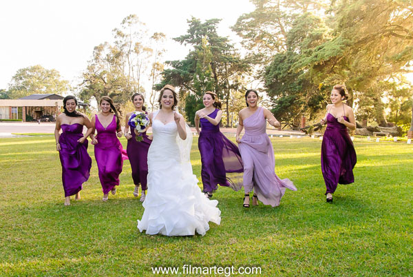 Sesión de fotos novia, sesión damas, Entrega de novia, maquillaje de novia, Anillos de boda, zapatos de boda, ramo de novia, Vestido de Novia Jardín el Cerro Guatemala, Fotógrafos de boda, fotógrafos de Guatemala, Novia, Novios, Boda en Antigua Guatemala, destination wedding, Weddig photographerVestido de Novia Jardín el Cerro Guatemala, Fotógrafos de boda, fotógrafos de Guatemala, Novia, Novios, Boda en Antigua Guatemala, destination wedding, Weddig photographer