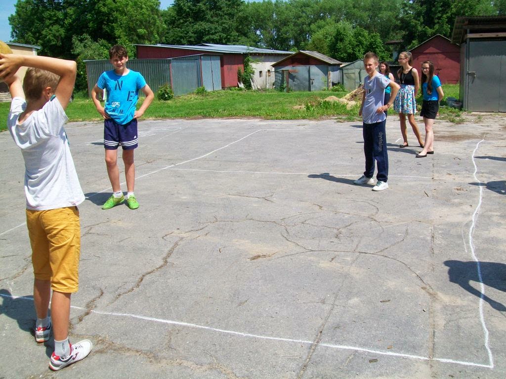 Building Bridges Using the Five Senses Polish kids' traditional games