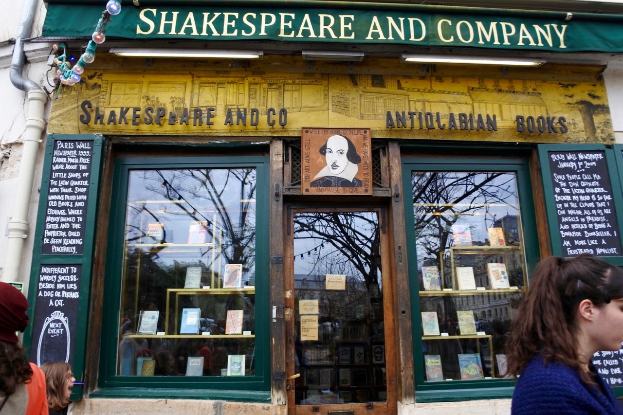 Green Gourmet Giraffe Shakespeare and Company Bookstore, Paris