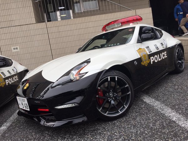 Novo carro da polícia do japão 