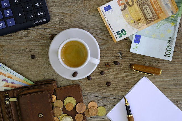 Investasi Saham Seenak Ngopi dan Nongkrong di Cafe Investasi Saham Seenak Ngopi dan Nongkrong di Cafe