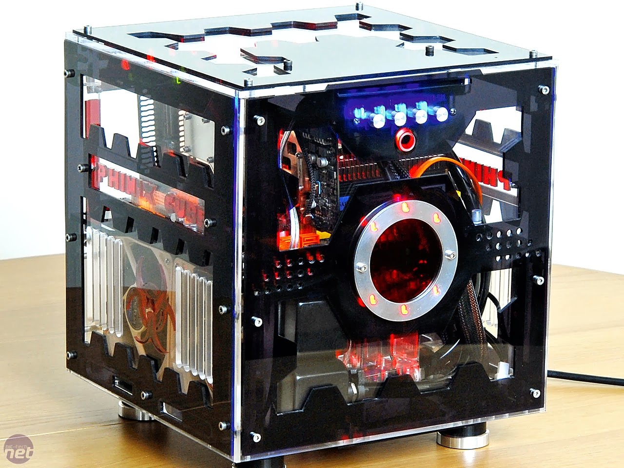 DIY PC Desk Mods: Phinix Cube Custom PC Case