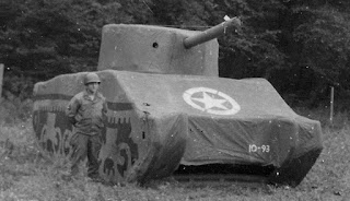 Replika Tank Perang Dunia II