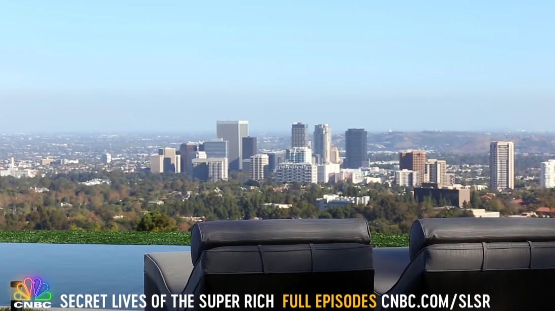 66 Interior Design Photos vs. Michael Jordan's Chicago & Bel Air Mega-Mansions Tour | Secret Lives of The Super Rich