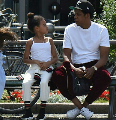 6 Jay Z enjoys a day at the park with Blue Ivy in Berlin (photos)