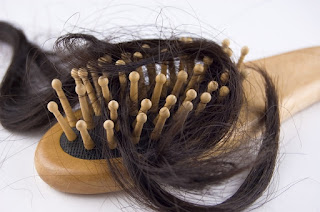 Cara merawat rambut rontok
