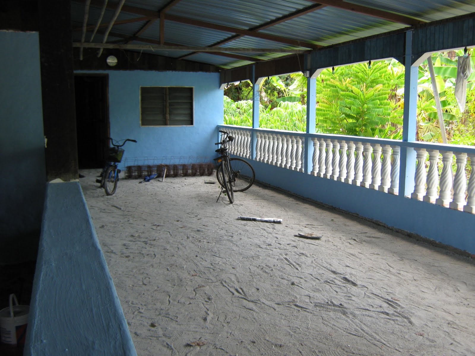 TALIPZ LOVE IZANE: Projek Cat Rumah Kat Kampung,..