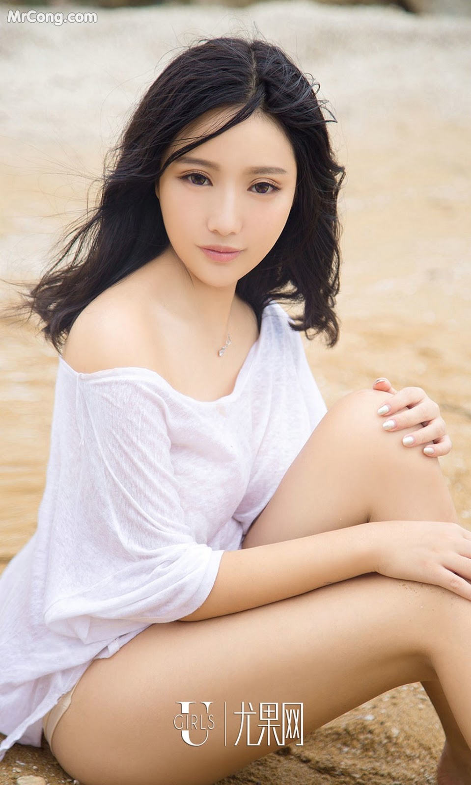 UGIRLS - Ai You Wu App No.864: Model Ni Ye Teng (倪 叶 藤) (40 photos)