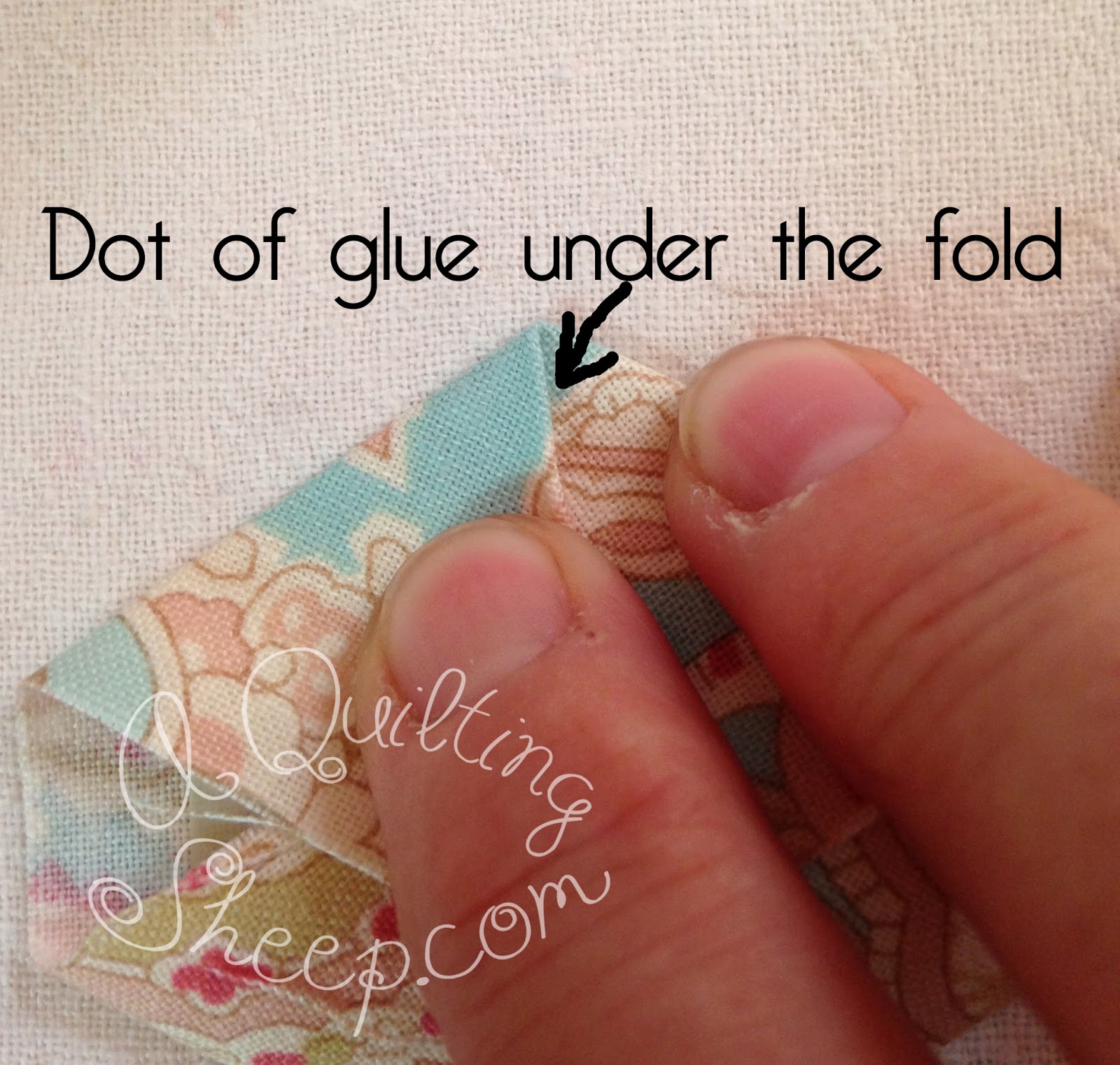 A Quilting Sheep Glue Basting Hexies My Way