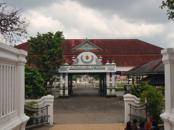 Tugas Makalah Wisata Dan Kehidupan Keraton Daerah Istimewa Tugas Makalah Wisata Dan Kehidupan Keraton Daerah Istimewa