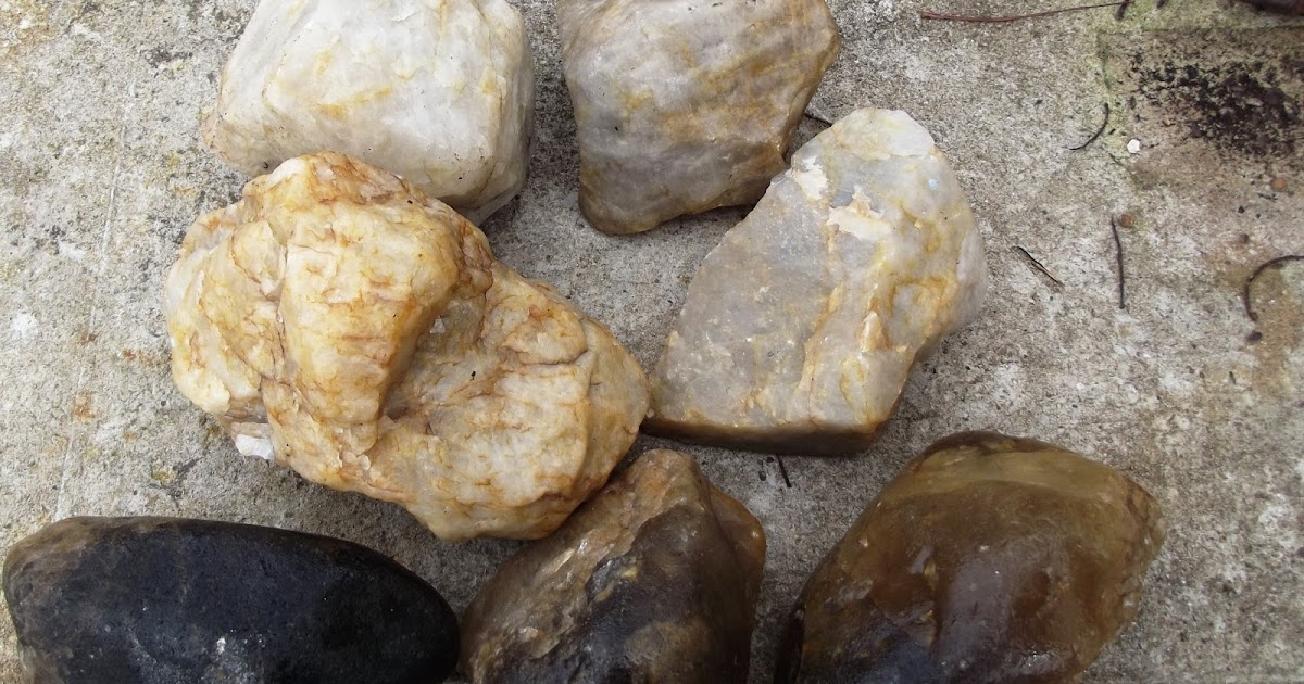 John's New England Minerals and General Geology Blog QUARTZ AT “DOWN THE HILL” YARROW CREEK NSW