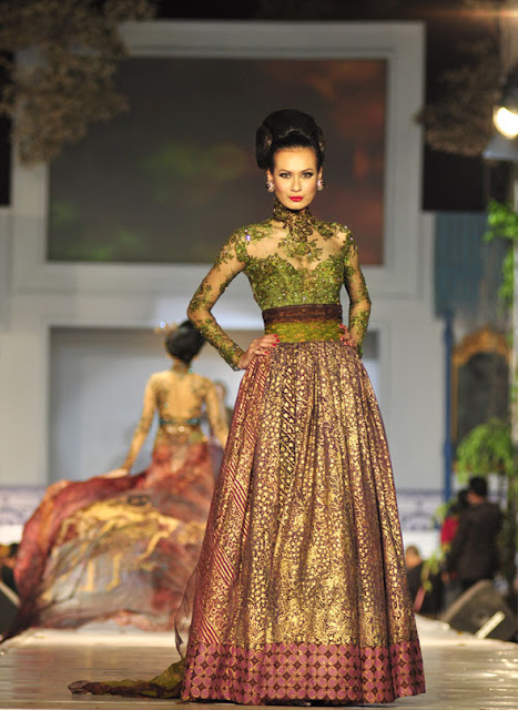 Model Gaun Kebaya yang Sedang Trend